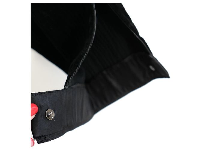 Pantalones Pedal Pushers de Terciopelo Texturizado Negro Chanel Otoño 2012 - vista 3