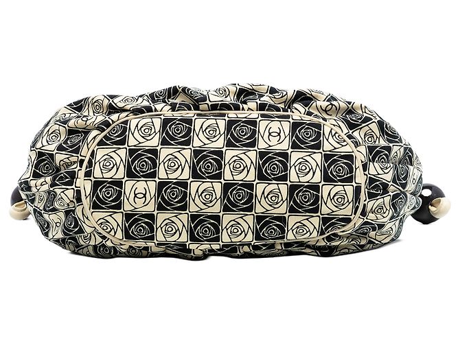 Chanel Braune Camellia Canvas Coco Ball Tasche Beige - Ansicht 3