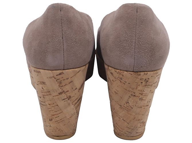 Stuart Weitzman Anna Décolleté Wedge Peep-Toe in Camoscio Marrone Rosso - vista 4