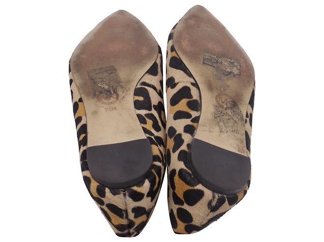 Bailarinas de punta afilada con estampado de leopardo Michael Kors en pelo de pony beige Castaño - vista 6