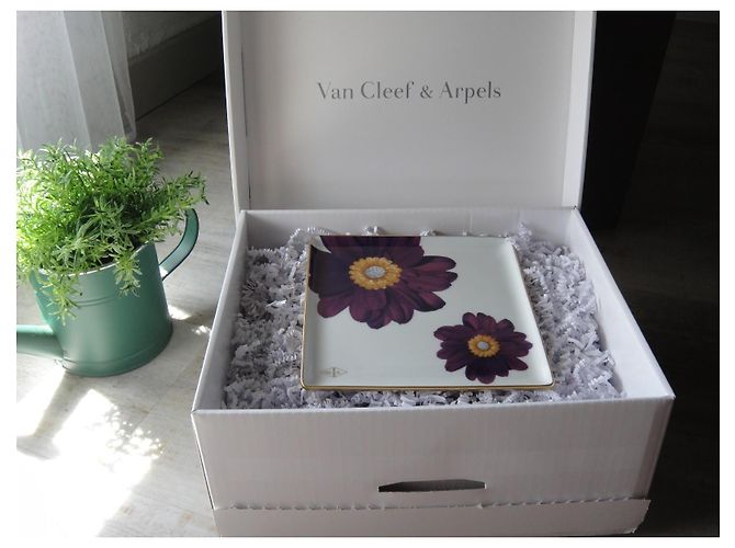 Van Cleef & Arpels Vide poche de collection en porcelaine Bordeaux - vue 2