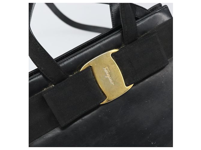 Borsa a mano Vala in pelle 2 in 1 nera e oro Auth 161693 di Salvatore Ferragamo Nero D'oro - vista 18