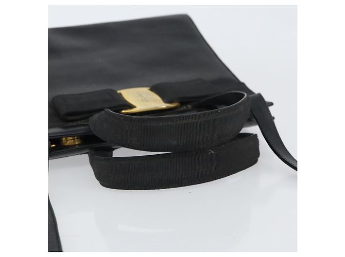 Borsa a mano Vala in pelle 2 in 1 nera e oro Auth 161693 di Salvatore Ferragamo Nero D'oro - vista 7