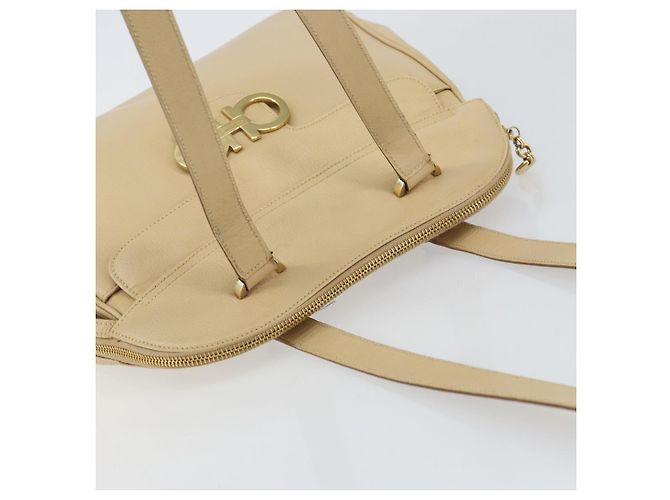 Borsa a Spalla Gancini in Pelle Beige Oro Auth 161430 di Salvatore Ferragamo - vista 6
