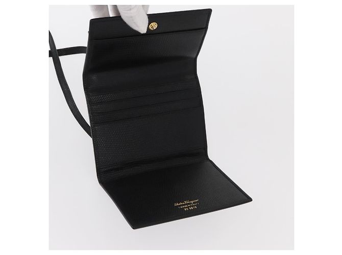 Portafoglio a spalla Salvatore Ferragamo Vala in pelle nera e oro Auth 159452 Nero D'oro - vista 10