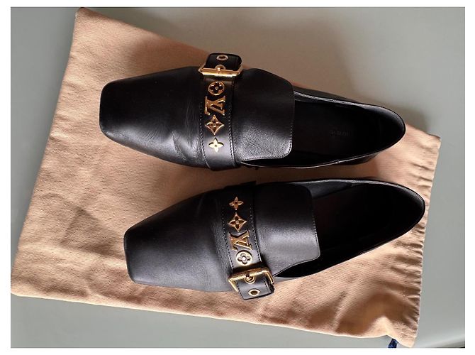 Louis Vuitton Damenschuhe mit goldener Schnalle Schwarz - Ansicht 10