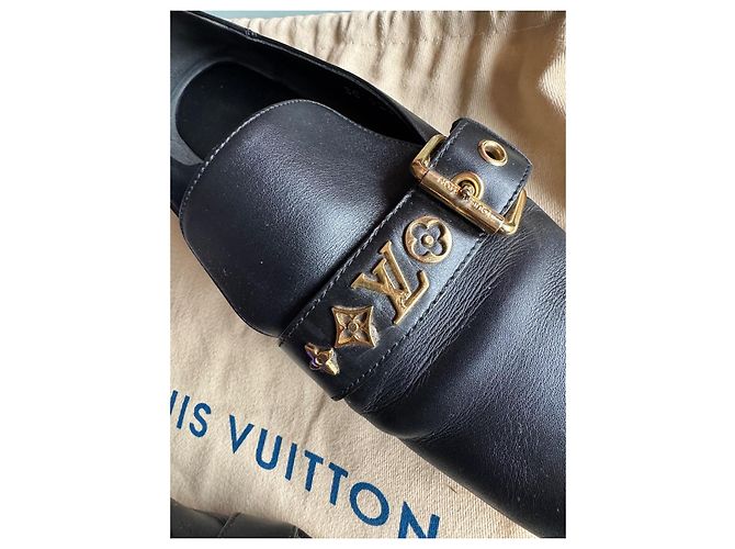 Louis Vuitton Damenschuhe mit goldener Schnalle Schwarz - Ansicht 2