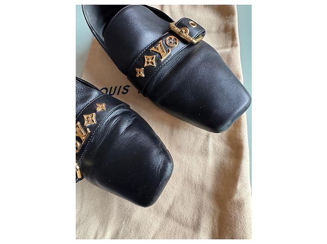 Louis Vuitton Damenschuhe mit goldener Schnalle Schwarz - Ansicht 7