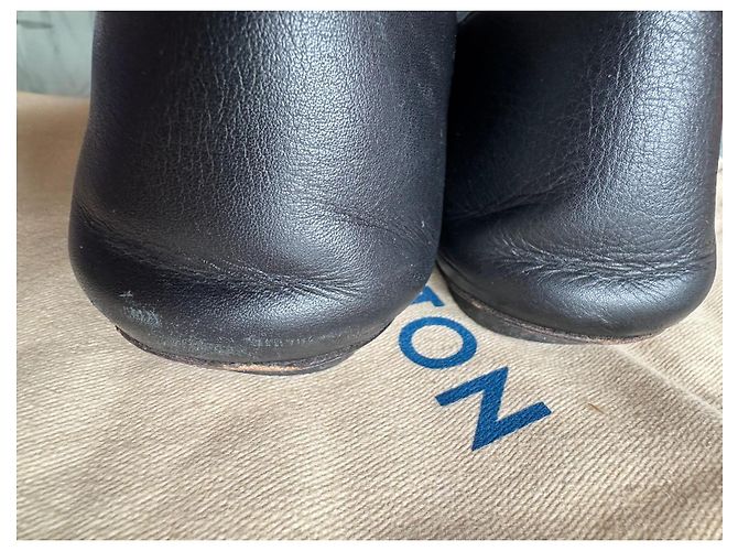 Louis Vuitton Damenschuhe mit goldener Schnalle Schwarz - Ansicht 8