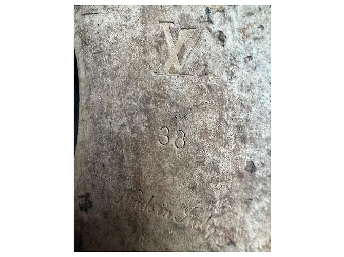 Louis Vuitton Damenschuhe mit goldener Schnalle Schwarz - Ansicht 9