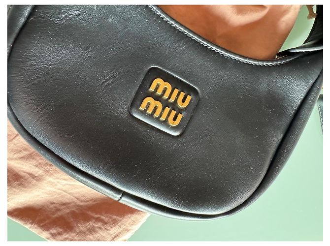 Borsa Hobo Miu Miu Wander Nera in Pelliccia Nero - vista 2