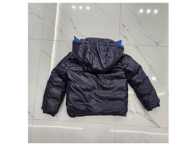 Doudoune bleue Moncler avec accents noirs - vue 6