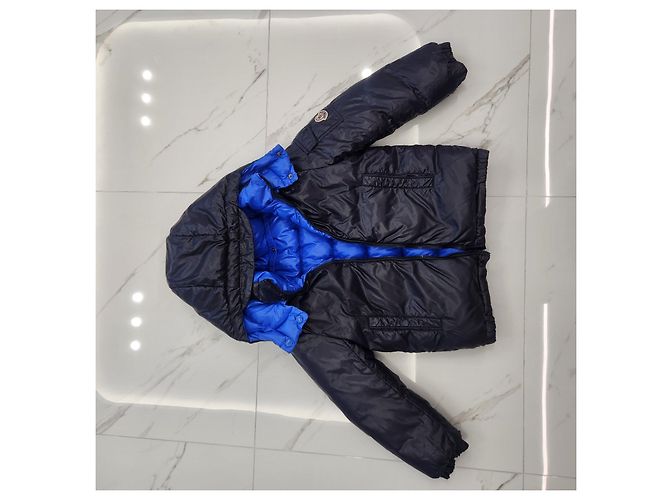 Doudoune bleue Moncler avec accents noirs - vue 7