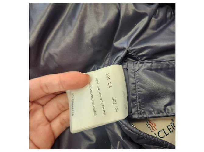 Doudoune bleue Moncler avec accents noirs - vue 9