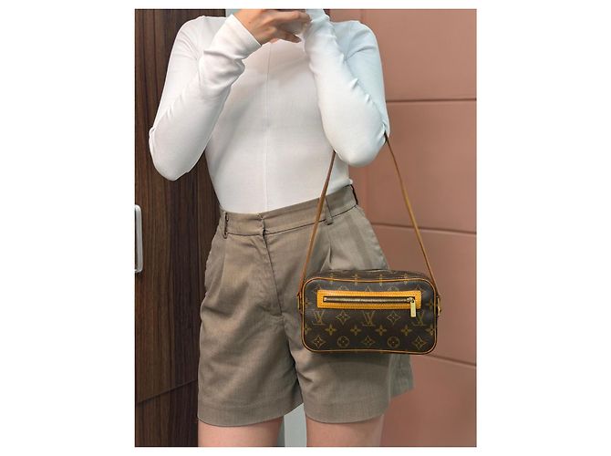 Borsa a spalla Pochette Cité in tela Monogram Louis Vuitton - vista 21
