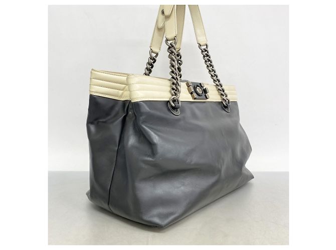 Chanel Boy Leder Tote Tasche Schwarz Weiß - Ansicht 2