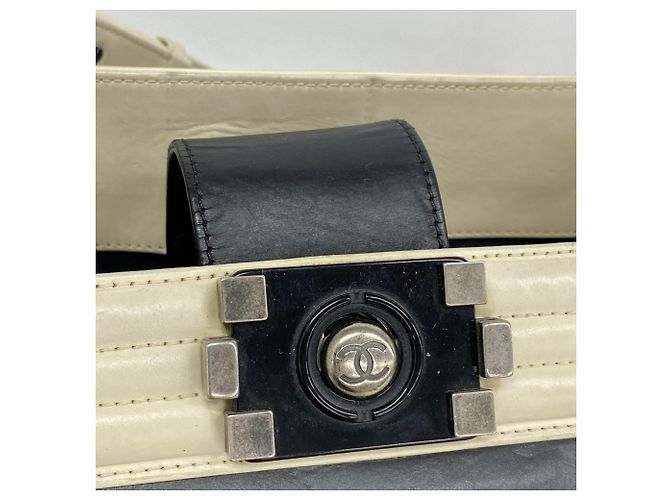 Chanel Boy Leder Tote Tasche Schwarz Weiß - Ansicht 8