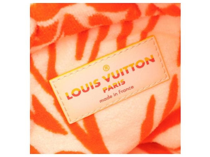 Louis Vuitton LV Vacation Bucket Schultertasche am Pool Braun Weiß Mehrfarben - Ansicht 4