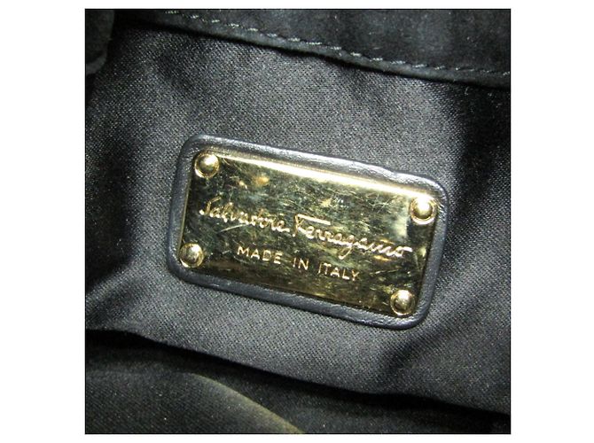 Borsa a spalla in pelle nera Gancini di Salvatore Ferragamo Nero - vista 18