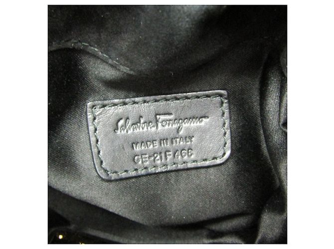 Borsa a spalla in pelle nera Gancini di Salvatore Ferragamo Nero - vista 20