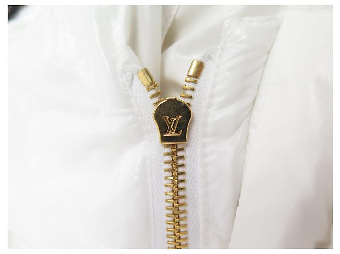NUEVO ABRIGO PUFFER CON CAPUCHA LOUIS VUITTON 38 M 1AC4JE Blanco - vista 18