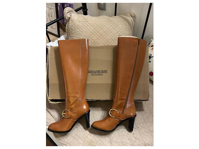 Zadig & Voltaire Botas altas de couro marrom com fivela dourada - vista 14