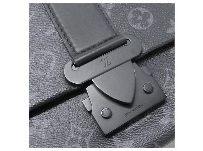 Borsa a Spalla S-Cape Monogram Eclipse di Louis Vuitton Nero Monogramma - vista 4