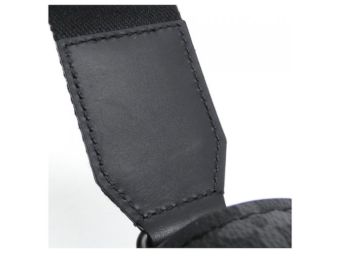 Borsa a Spalla S-Cape Monogram Eclipse di Louis Vuitton Nero Monogramma - vista 5