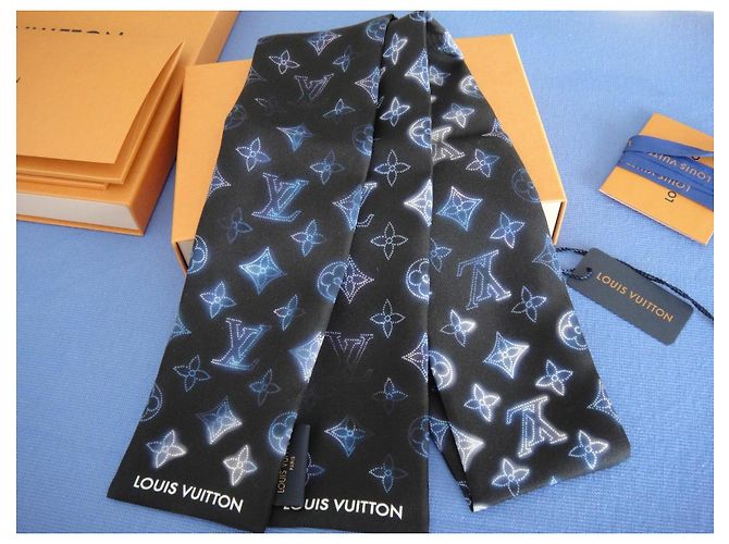 Louis Vuitton Fascia Mahina Flight Mode - Collezione CAPSULE 2021 - Blu Nero - vista 2