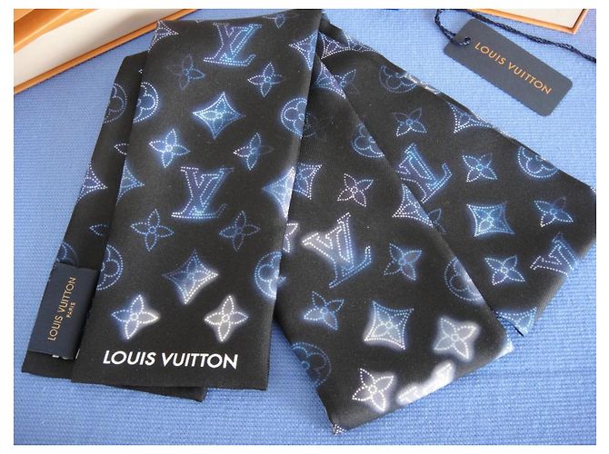 Louis Vuitton Fascia Mahina Flight Mode - Collezione CAPSULE 2021 - Blu Nero - vista 7