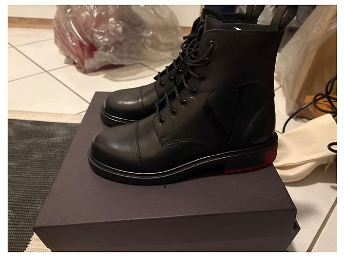 Valentino Garavani Leder Combat Boots - 44 Schwarz - Ansicht 6