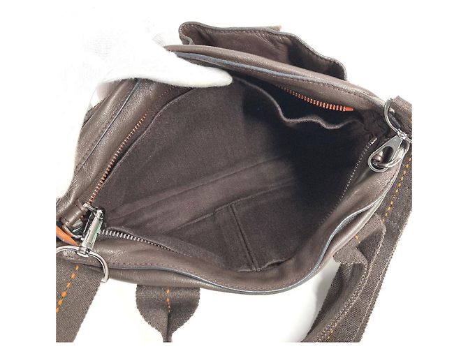 Hermès Caravan Horizontal PM Leder Schultertasche Braun Orange - vista 12