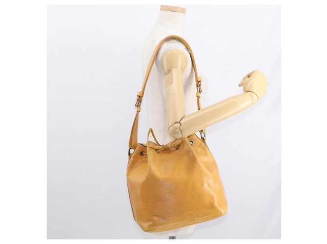 Noe LOUIS VUITTON Borsa a Spalla Petit Noé Epi Gialla M44109 LV Auth 161436 Giallo - vista 20