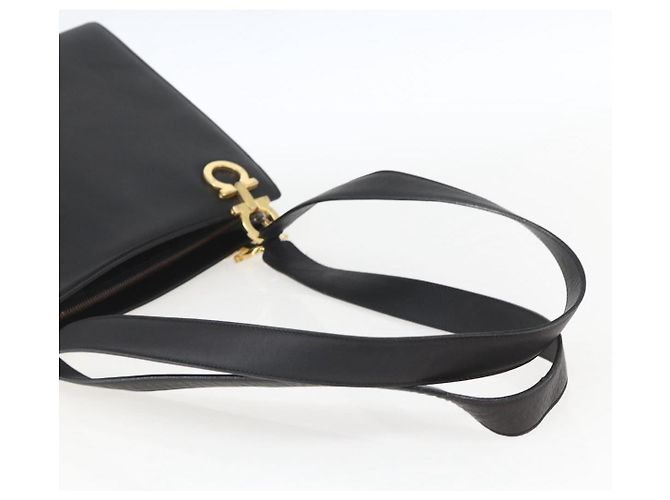 Borsa a Spalla Gancini in Pelle Nera e Oro Auth 161284 di Salvatore Ferragamo Nero D'oro - vista 7