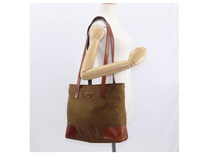 Borsa Tote PRADA in nylon marrone oro Auth 161781 D'oro - vista 23