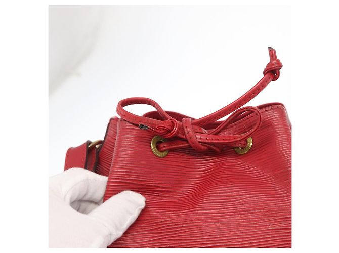 Noe LOUIS VUITTON Borsa a Spalla Petit Noé Epi Rossa M44107 LV Auth 159331 Rosso - vista 18