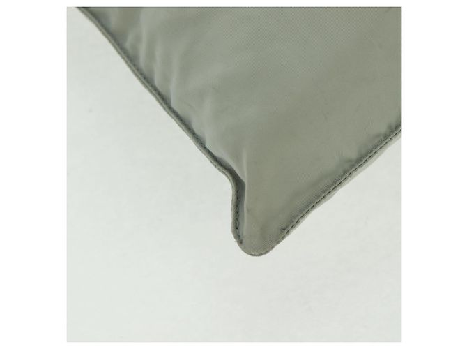 Borsa a Spalla PRADA in Nylon Grigio Auth 160842 Marrone - vista 16