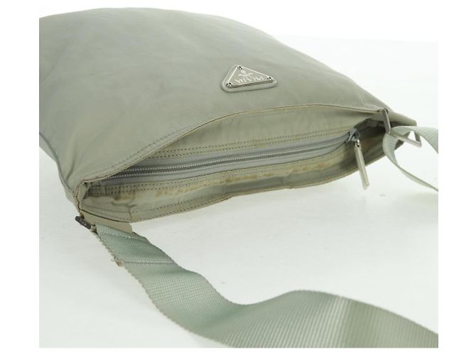 Borsa a Spalla PRADA in Nylon Grigio Auth 160842 Marrone - vista 7