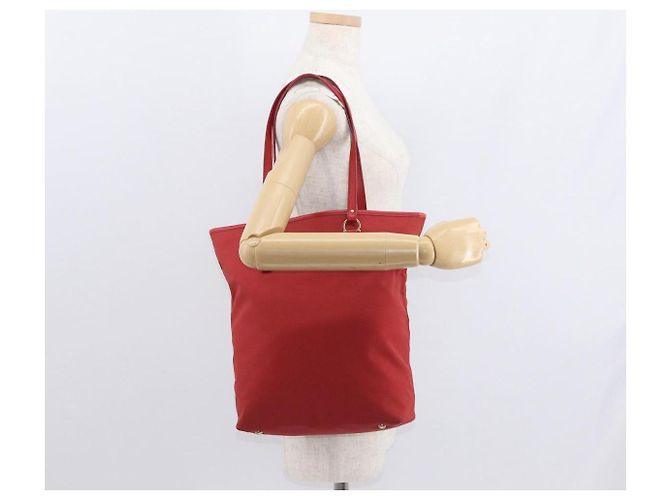 Borsa a mano Gancini in nylon rosso e oro Auth 161041 di Salvatore Ferragamo D'oro - vista 20