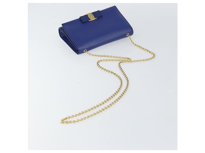 Borsa a Spalla Vala Chain in Pelle Blu Oro Auth 161081 di Salvatore Ferragamo D'oro - vista 7