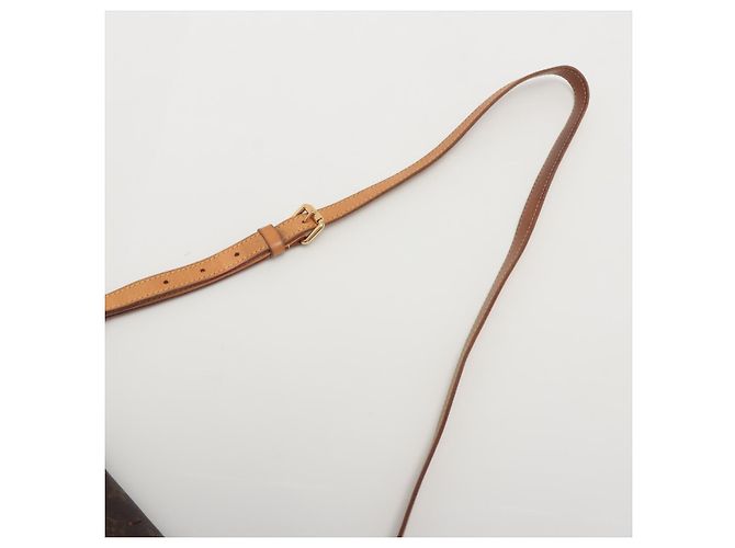 Borsa Louis Vuitton Menilmontant in tela Monogram MM Marrone - vista 6