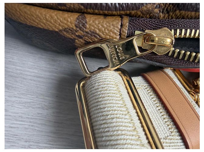 Montsouris Pouch Doppio per Telefono Louis Vuitton x Nigo Marrone - vista 6
