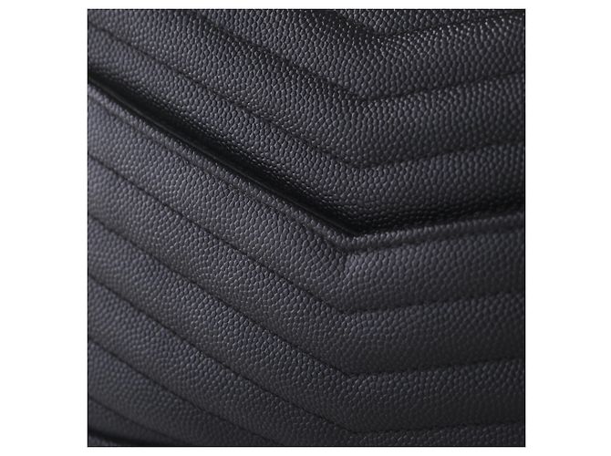 Yves Saint Laurent Borsa a tracolla Mini Lou in pelle matelassé nera di Saint Laurent Nero - vista 10