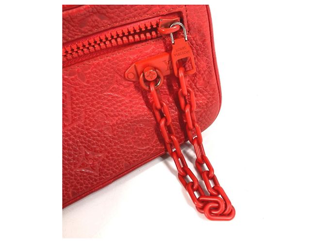 Pochette Volga Rossa in Monogram Empreinte di Louis Vuitton Rosso - vista 17