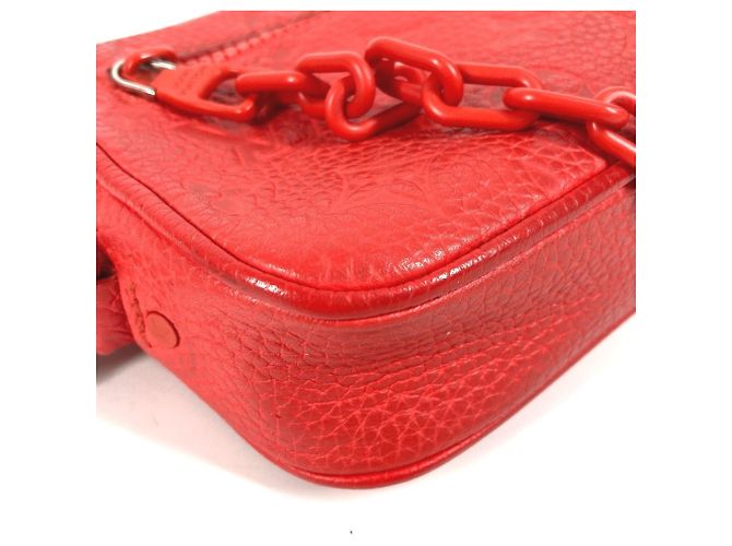 Pochette Volga Rossa in Monogram Empreinte di Louis Vuitton Rosso - vista 7