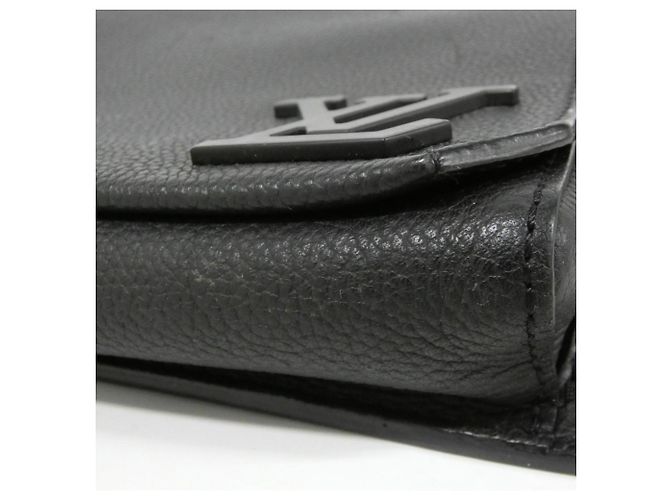 Borsa a Spalla Louis Vuitton LV Aerogram Takeoff Nero - vista 3