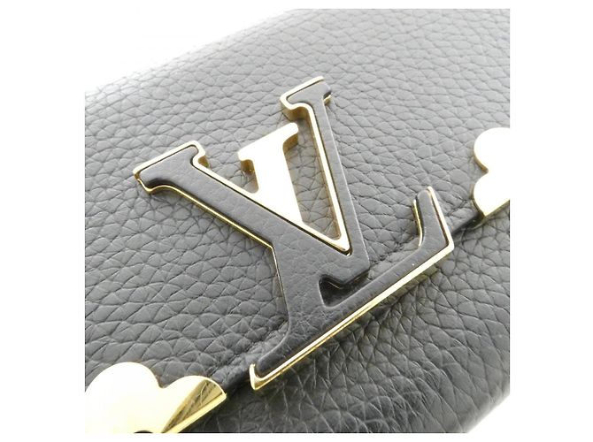 Portafoglio Lungo Capucines Taurillon di Louis Vuitton Nero - vista 4