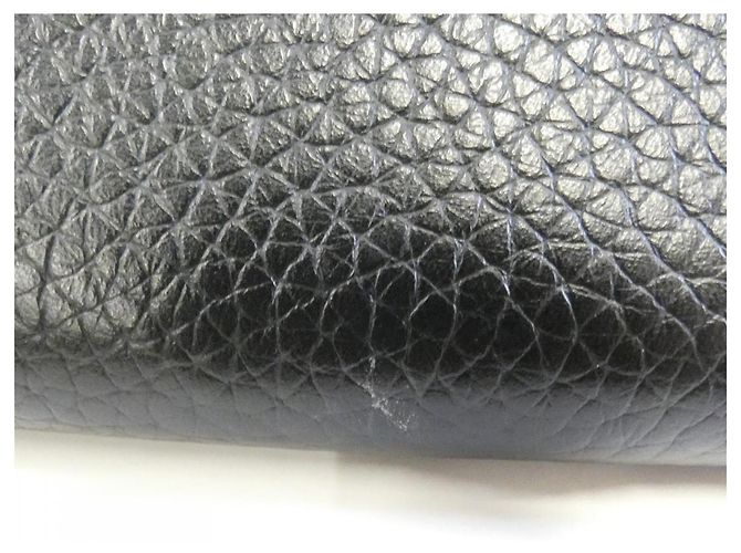 Portafoglio Lungo Capucines Taurillon di Louis Vuitton Nero - vista 5