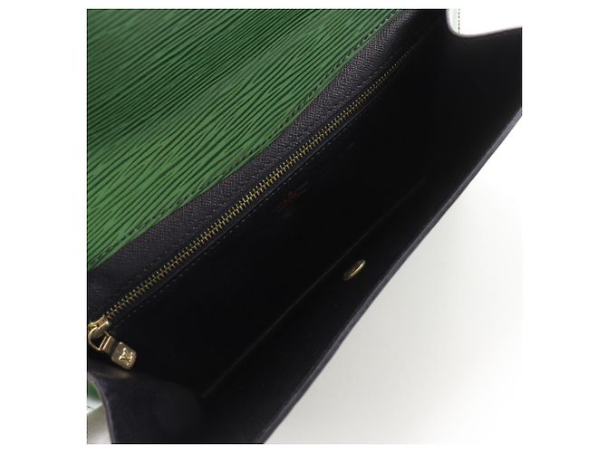 Borsa Clutch Montaigne 27 di Louis Vuitton Verde - vista 5