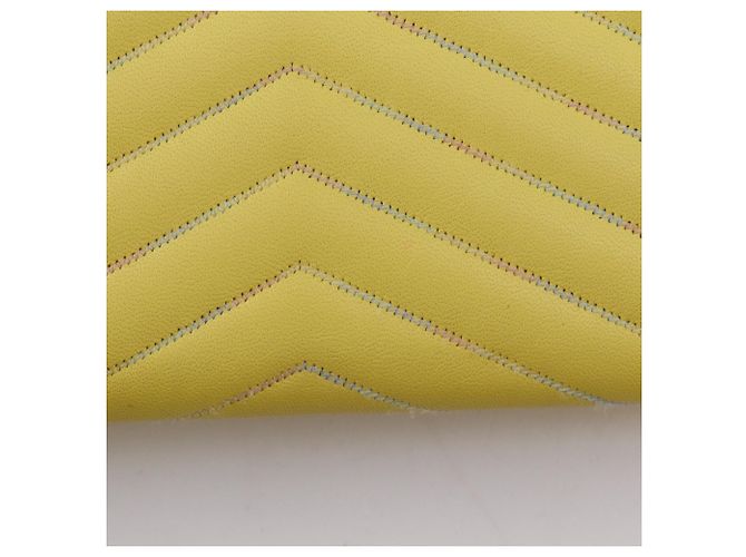 Portafoglio lungo V Stitch di Chanel Giallo - vista 12